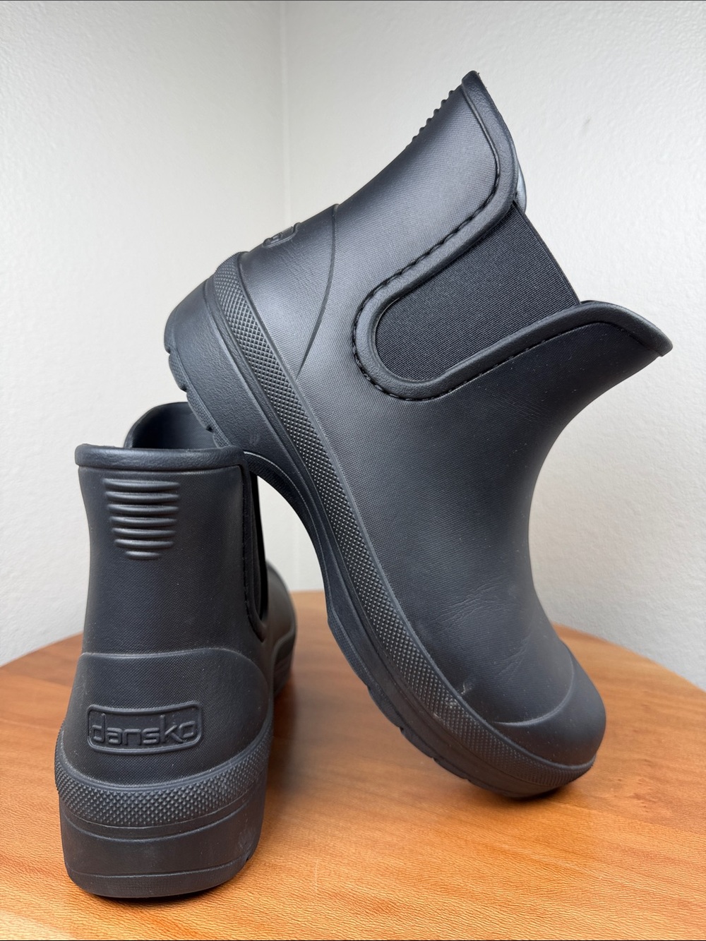 Dansko Black Karmel Chelsea Ankle Rain Boots Waterproof Rubber Size 38/7.5-8 - Picture 6 of 14